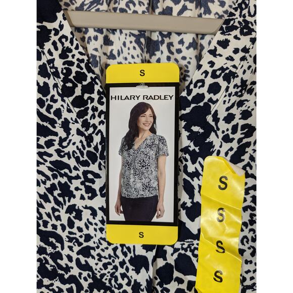 Hilary Radley Printed Blouse Short Sleeve Navy Small Top Tee Layering Workwear - Picture 3 of 10